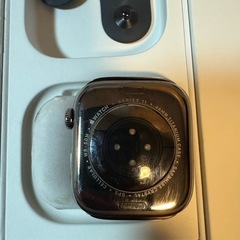 Apple Watch Series 11 (GPS + Cellular モデル） -46mmスレートチタニウムケースとブラックスポーツバンド - S/Mの画像