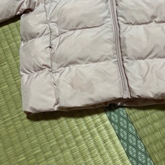 ユニクロ ダウン 90cm くすみピンクの画像