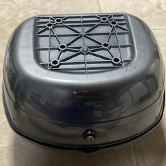 HZT バイクリヤボックス！鍵/ステー/金具あり！の画像