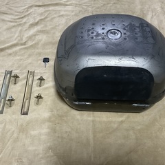 HZT バイクリヤボックス！鍵/ステー/金具あり！の画像