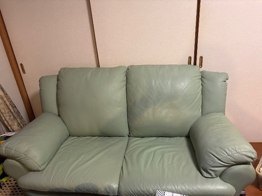 ソファーお譲りします。引っ越しが迫り、さらにお値下げしました。