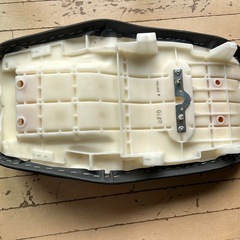 ZRX1200 ダエグ ノーマルシート 標準シートの画像