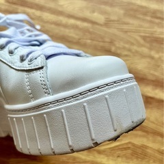【美品】PUMA 厚底スニーカー　24.5センチの画像
