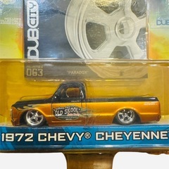 DUB CITY 1972 CHEVY CHEYENNE 1:64 訳あり　おもちゃ　ミニカーの画像