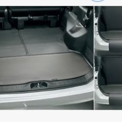 トヨタ純正　ヴォクシー 80系
フレキシブルラゲージマットの画像