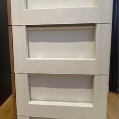 アイリスオーヤマ　4段　チェスト　収納ボックス　タンス　キャビネット　美品　①の画像