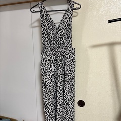 豹柄のジャンパースカートの画像