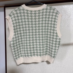 ニットベストの画像