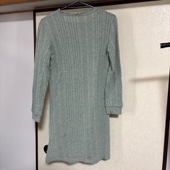 キッズ　ニットワンピース　140の画像