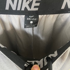 ナイキ　DRI-FITNIKE ショートパンツ　グレー ハーフパンツ サイズL NIKE ナイキ ショートパンツ グレー の画像