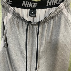 ナイキ　DRI-FITNIKE ショートパンツ　グレー ハーフパンツ サイズL NIKE ナイキ ショートパンツ グレー の画像