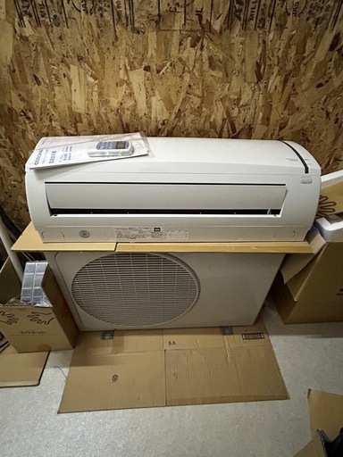 備品揃ってます‼︎　コロナ 2021年製  ルームエアコン RO-V4021R/RC-V4021R