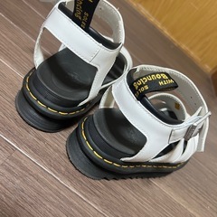 Dr.Martens サンダルの画像