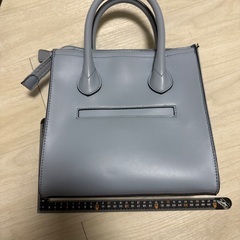 GUESS ショルダーバッグ ハンドバッグの画像