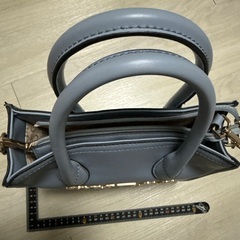GUESS ショルダーバッグ ハンドバッグの画像