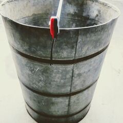 🍓 「家庭菜園の囲いは費用をかけずに設置できます。」プランター／ブリキ缶／特大                 の画像