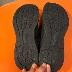 adidas  スニーカー  24.5せんちcm黒 の画像