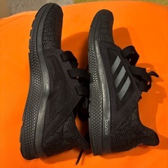 adidas  スニーカー  24.5せんちcm黒 の画像