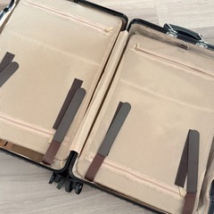 スーツケースの画像