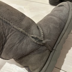 レインブーツとUGGのムートンの画像