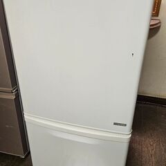 パナソニック製ノンフロン冷凍冷蔵庫「NR-BW148C-W形」の画像