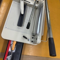 裁断機ペーパーカッターの画像