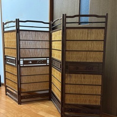 四つ折り和仕切りの画像
