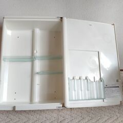 ミラーキャビネット（洗面所の鏡）の画像
