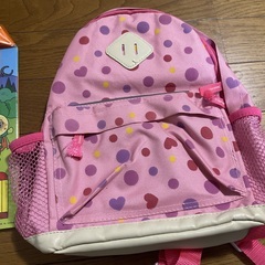 幼児教育用ひらがなマグネットの未使用品・幼児リュックのオマケ付きの画像