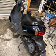 スズキ　レッツ4 原付スクーターブラック　メーター5352キロの画像