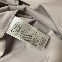 スナイデル　Sustainableグロストレンチコート LAVの画像