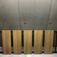 突っ張り木板ラダーラックの画像