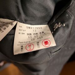 グレー　ストライプの画像