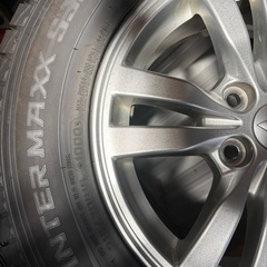 スタッドレスタイヤ　215 70 R16デリカd5　の画像