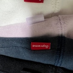 SUPREMEの画像