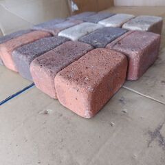ブロック　1個10円　5㎝×5㎝×10㎝の画像