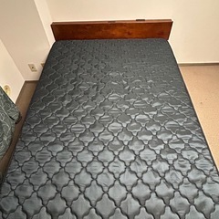 ベッドのすのことマットレス、10月8日まで使用可能です!の画像