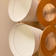 おしゃれで安定感のある丸形 木製蓋 7Lゴミ箱 2個セットの画像