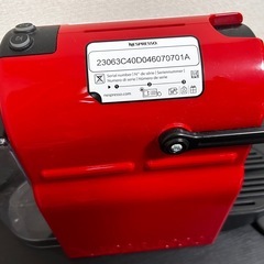ネスプレッソ　イニッシア　カプセル式コーヒーメーカー　レッド　2023年製の画像