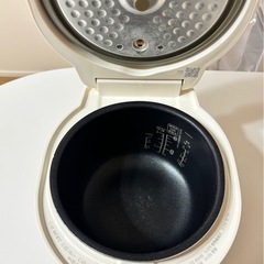 炊飯器 白の画像