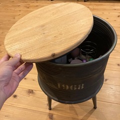 綺麗な アンティークサイドテーブルの画像