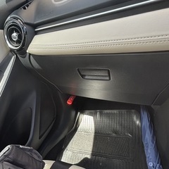 車内、足元に敷く透明フロア用マット2枚セットの画像