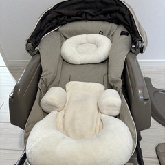【保証書あり】combi コンビ　ネムリラ　オートスウィング　バウンサー　サンリオベビー　シートの画像