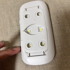 ジェルネイルに使うLEDライトの画像