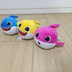 ベイビーシャーク おもちゃ　ぬいぐるみ セットの画像