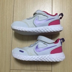 Nike キッズシューズ 13cm ホワイト/パープル/ピンクの画像