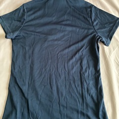 【新品タグ付き】kaepa ジッパー付きのネイビーtシャツの画像