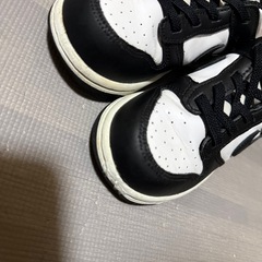 NIKEキッズスニーカー ブラック/ホワイト　DUNKの画像