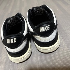 NIKEキッズスニーカー ブラック/ホワイト　DUNKの画像