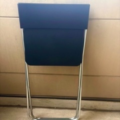 折り畳みイスの画像